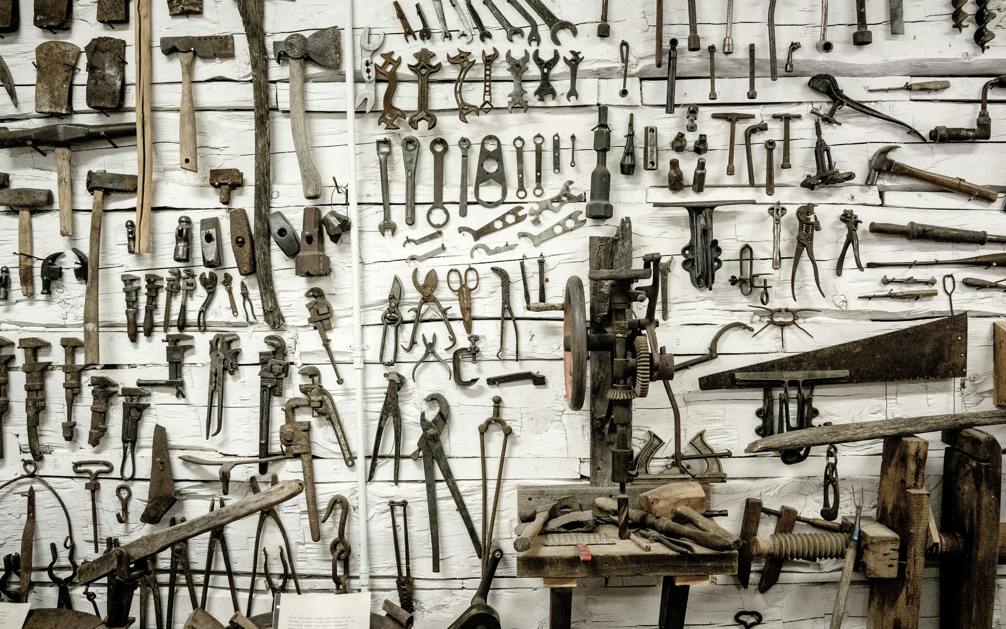 Hand & Power Tools